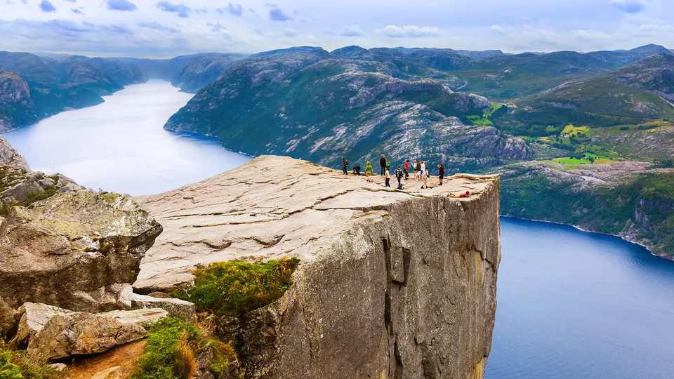 Utsikt fra Preikestolen over Lysefjorden i Rogaland