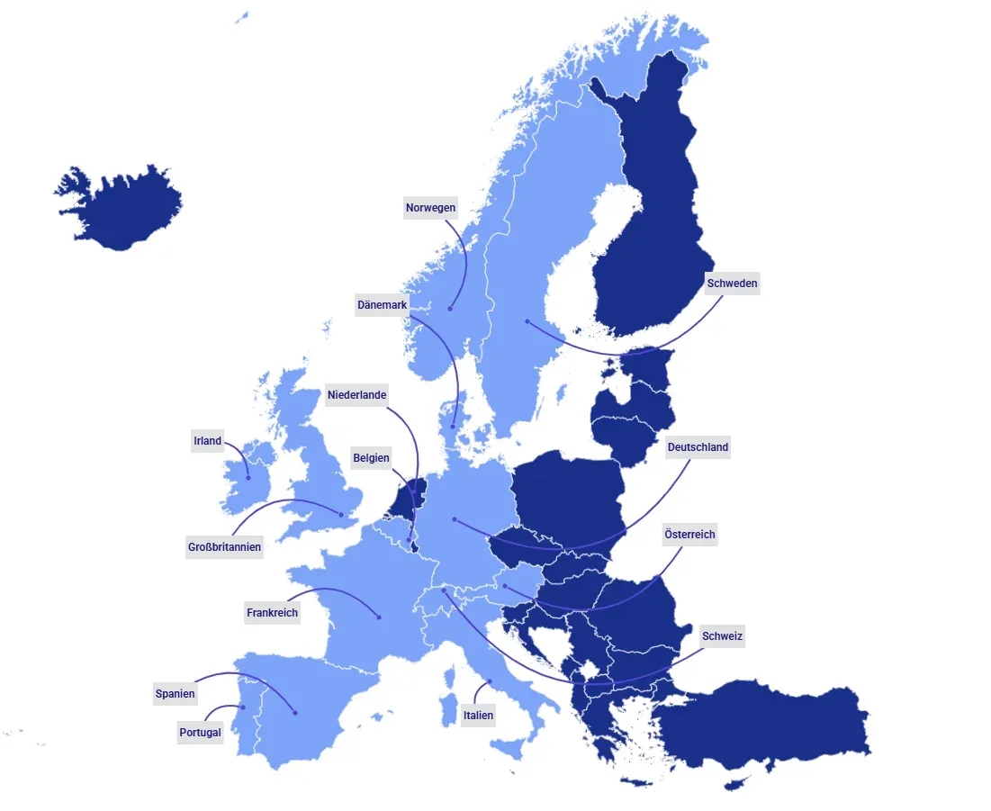 Europakarte mit den 14 Ländern, in denen Nettbureau aktiv ist, hellblau hervorgehoben und mit Ländernamen beschriftet: Norwegen, Schweden, Dänemark, Irland, Großbritannien, Niederlande, Belgien, Deutschland, Frankreich, Österreich, Schweiz, Italien, Spanien und Portugal. Die übrigen dargestellten Länder sind dunkelblau eingefärbt.
