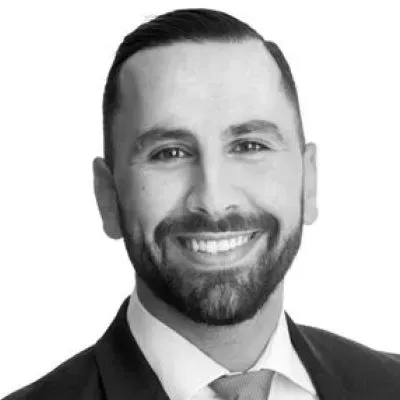 Mäklaren Alexander Lahdo hos Länsförsäkringar Fastighetsförmedling Sollentuna.