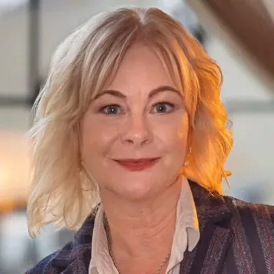 Mäklaren Anette Mårtensson hos Mäklare Skånefastigheter.