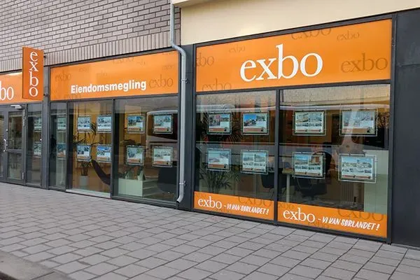 Bilde av fasaden til Exbos lokalkontor i Arendal