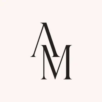 Mäklarfirman Atelier Mäkleri logotyp.
