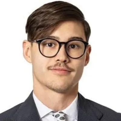 Mäklaren Axel Karlsson Pacheco hos Länsförsäkringar Fastighetsförmedling Malmö.