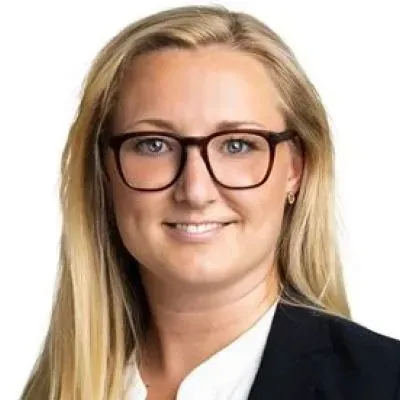 Mäklaren Caroline Hedin hos Länsförsäkringar Fastighetsförmedling Nacka.