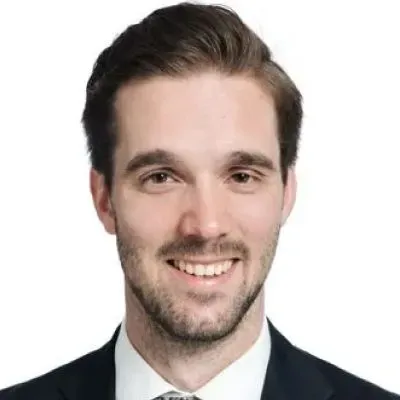 Mäklaren Casper Johansson hos Länsförsäkringar Fastighetsförmedling Göteborg Nordost.