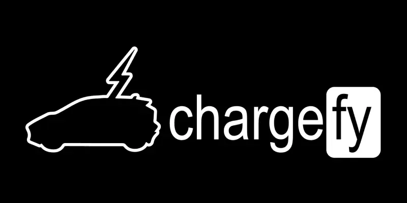 Hembatteri- och laddboxföretaget Chargefy logotyp.