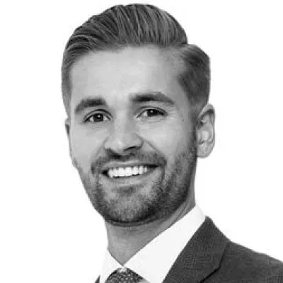 Mäklaren Charlie Asteson hos Länsförsäkringar Fastighetsförmedling Sollentuna.