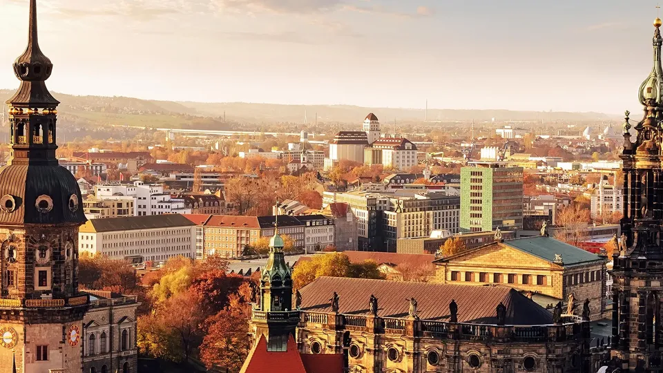 Historische Altstadt von Dresden mit Kirchtürmen