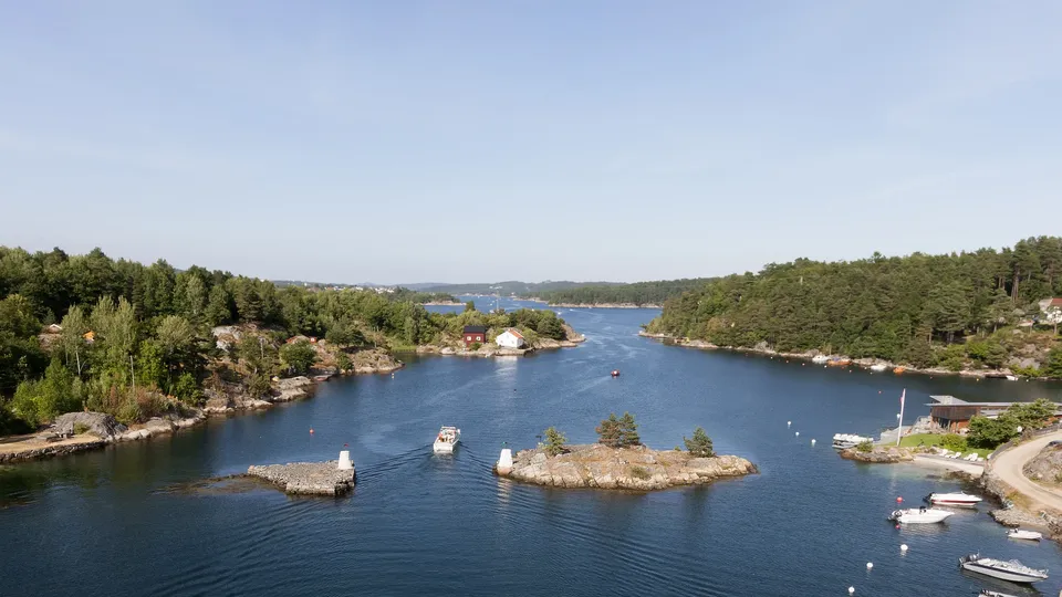 Eiendomsmegler i Lillesand:koselig øy med hytter