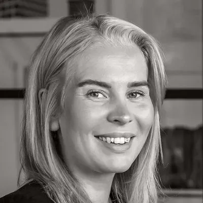 Mäklaren Elin Hultman hos MOHV Haninge.
