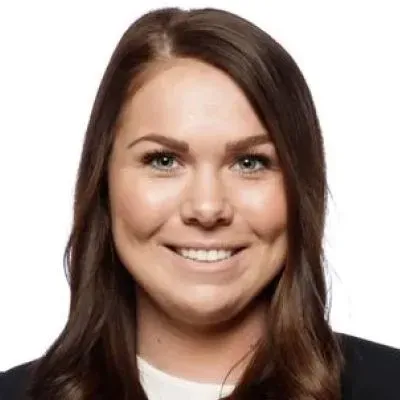 Mäklaren Elin Lundgren hos Länsförsäkringar Fastighetsförmedling Göteborg Torslanda.