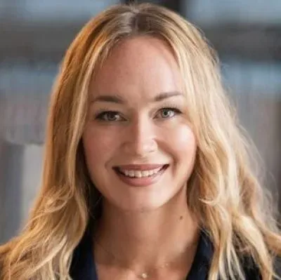 Mäklaren Elsa Johansson hos Länsförsäkringar Fastighetsförmedling Uppsala.