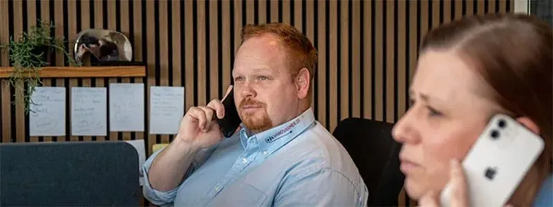 To medarbejdere fra Elvandvarmer.dk