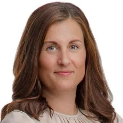 Mäklaren Emelie Larsson hos Länsförsäkringar Fastighetsförmedling Vallentuna.