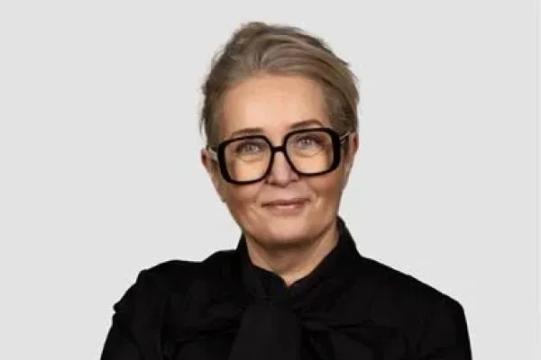 Mäklaren Emilie van der Vliet hos Mäklarhuset Bromma.
