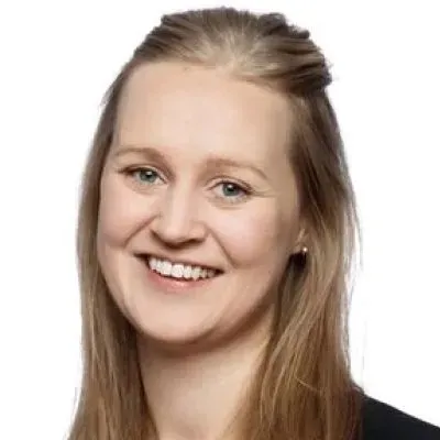 Mäklaren Emily Rosqvist Ström hos Länsförsäkringar Fastighetsförmedling Göteborg Torslanda.