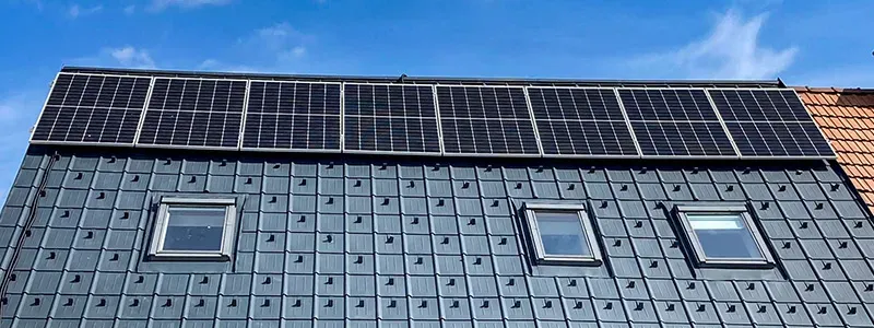 HAGN Elektro GmbH – Photovoltaikanlage auf Schieferdach mit Dachfenstern