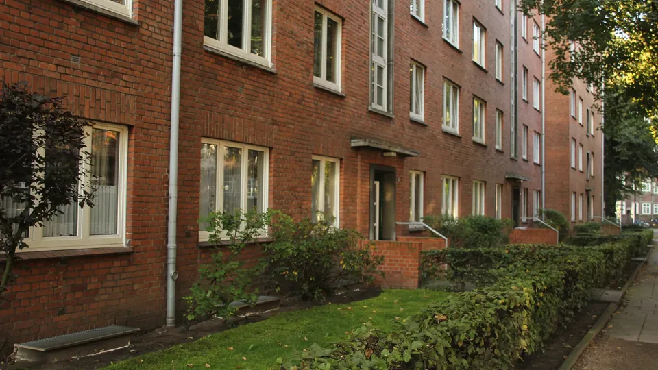Backstein-Wohnhaus mit Vorgarten in Hamburg-Hamm