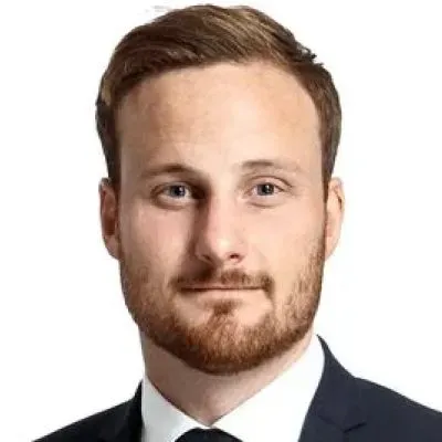 Mäklaren Hampus Hjelm hos Länsförsäkringar Fastighetsförmedling Göteborg Öster.