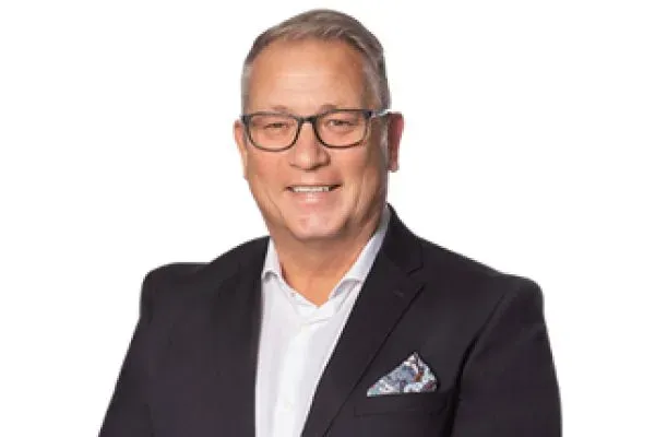Mäklaren Hansi Robertsson hos Erik Olsson Fastighetsförmedling Sölvesborg.