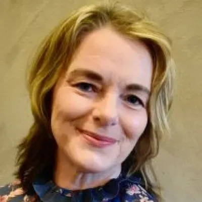 Mäklaren Helena Ekström hos HEM & Fritidsmäklaren.