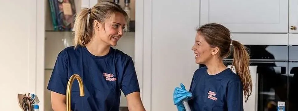Bakgrundsbild för städfirman Hello Clean.