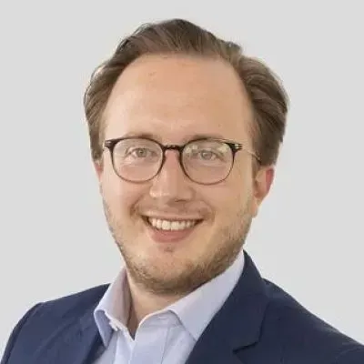 Mäklaren Henrik Hammarstrand hos Mäklarhuset Bagarmossen.