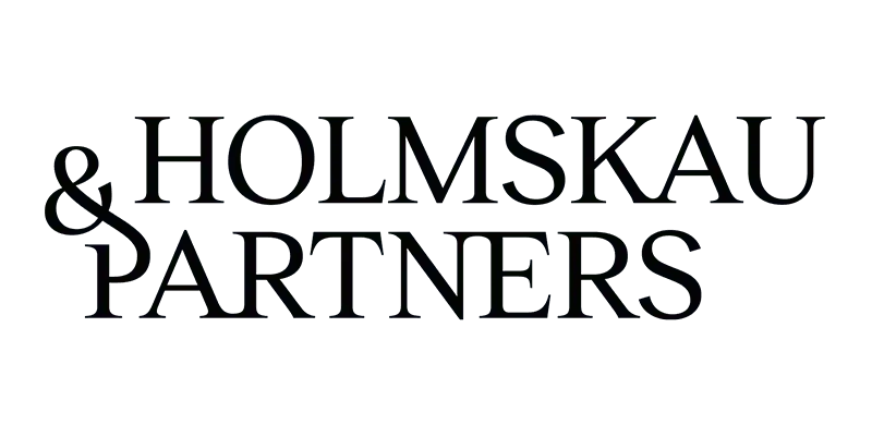 logo til holmskau &partners med svart tekst