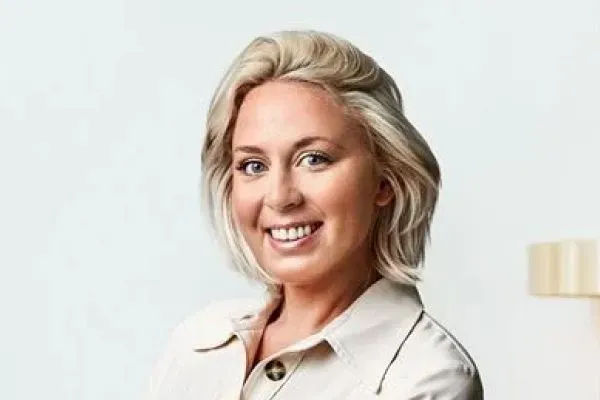 Mäklaren Jenny Nordstrand Maelum hos Mäklarhuset Bromma.