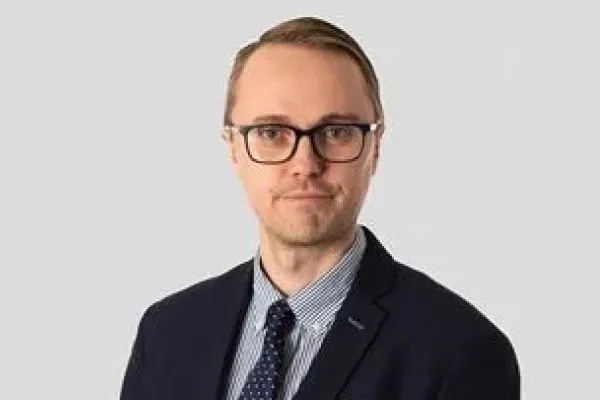 Mäklaren Johan Eriksson hos Mäklarhuset Helsingborg.
