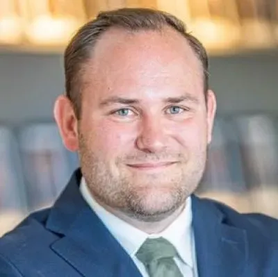 Mäklaren Johan Hjalmarsson hos Länsförsäkringar Fastighetsförmedling Uppsala.