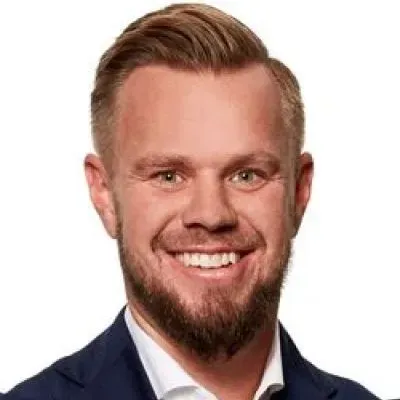 Mäklaren Johan Sandberg hos Länsförsäkringar Fastighetsförmedling Hammarby Sjöstad/Enskede.