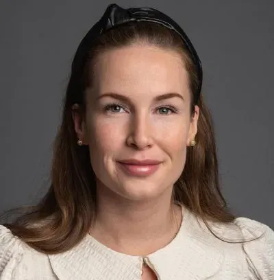Mäklaren Louise Brander hos Svensk Fastighetsförmedling Uppsala.