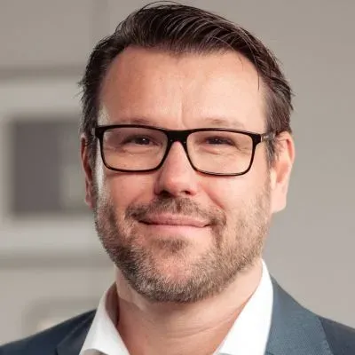 Mäklaren Magnus Holmberg hos Innerstadsspecialisten.