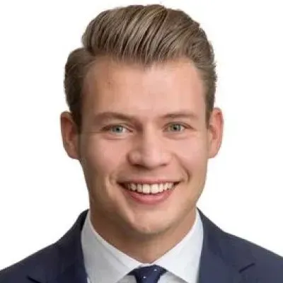 Mäklaren Marcus Hermansson hos Länsförsäkringar Fastighetsförmedling Täby-Danderyd.