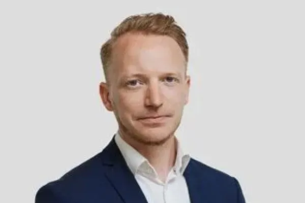 Mäklaren Marcus Mellwing hos mäklarbyrån Mäklarhuset Norrköping.