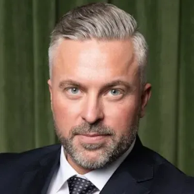 Mäklaren Markus Martinsson hos Strand Mäkleri.