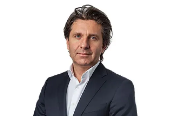 Mäklaren Martin Chruzander hos Erik Olsson Fastighetsförmedling Stockholm.