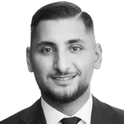 Mäklaren Mehmet Budak hos Länsförsäkringar Fastighetsförmedling Bromma.