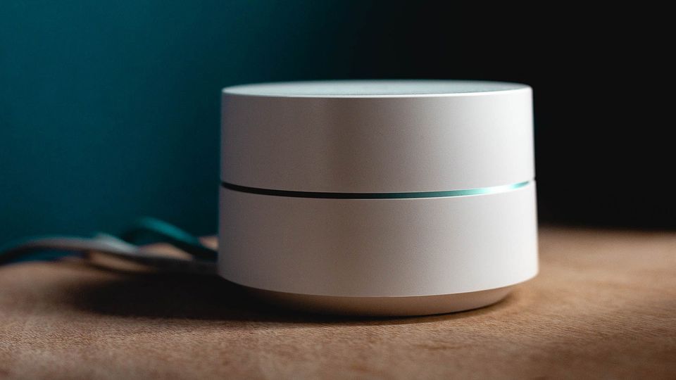 Nærbilde av en mesh-router.