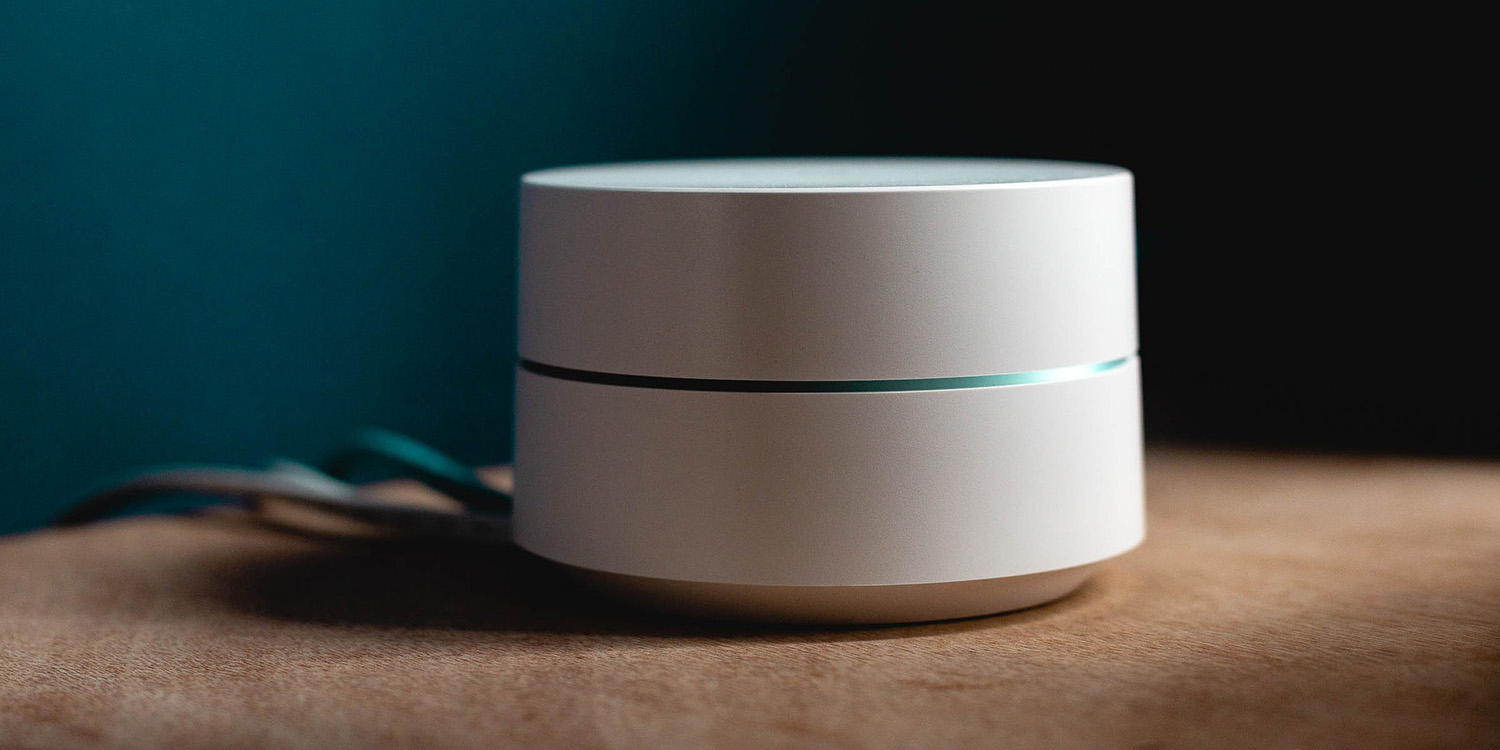 Nærbilde av en mesh-router.