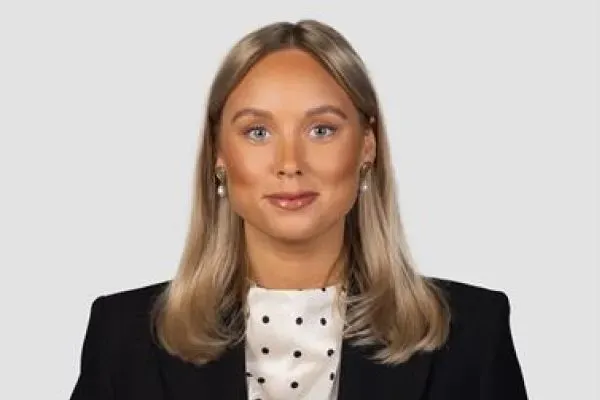 Mäklaren Michaela Egestål hos mäklarbyrån Mäklarhuset Norrköping.