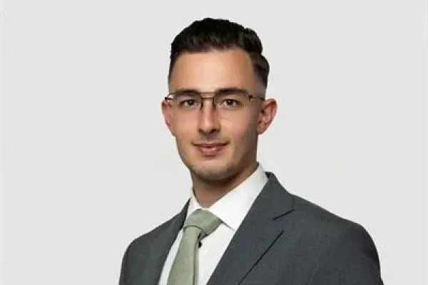 Mäklaren Michel Dagher hos Mäklarhuset Solna.