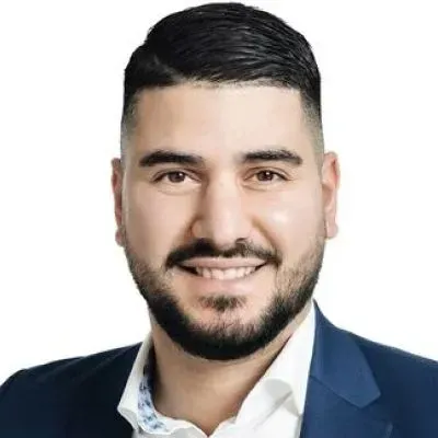 Mäklaren Ninos Sezkir hos Länsförsäkringar Fastighetsförmedling Göteborg Nordost.