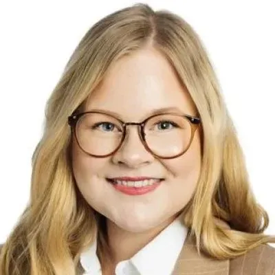 Mäklaren Olivia Forsén hos Länsförsäkringar Fastighetsförmedling Göteborg Torslanda.