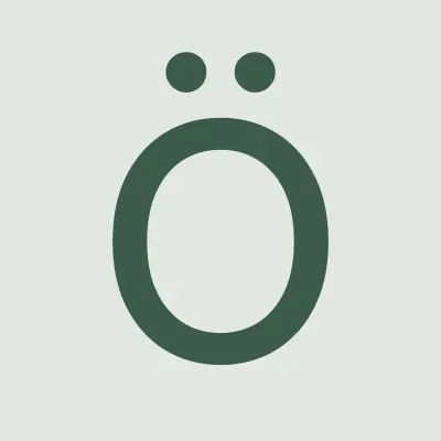Elföretaget Östgöta Elinstallationer AB:s logotyp.