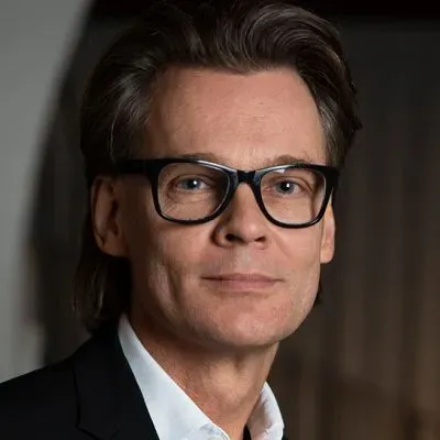 Mäklaren Peter Frisell hos Skeppsholmen Sotheby's International Realty.