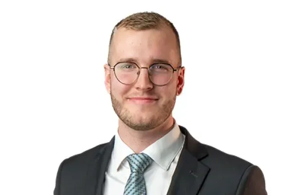 Mäklaren Rasmus Hansson på SkandiaMäklarna.