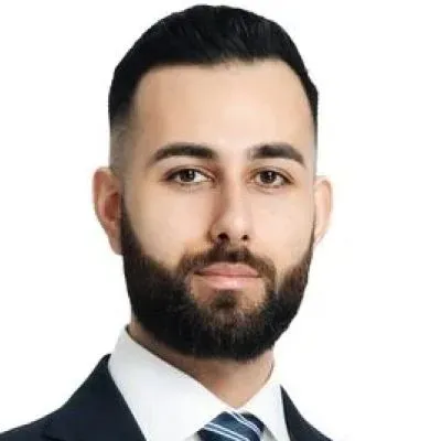 Mäklaren Rebaz Darwesh hos Länsförsäkringar Fastighetsförmedling Göteborg Öster.