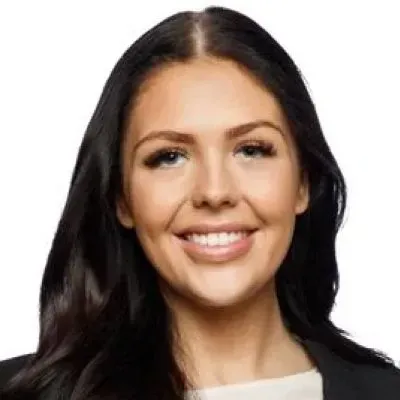 Mäklaren Sara Holm hos Länsförsäkringar Fastighetsförmedling Göteborg Väster.